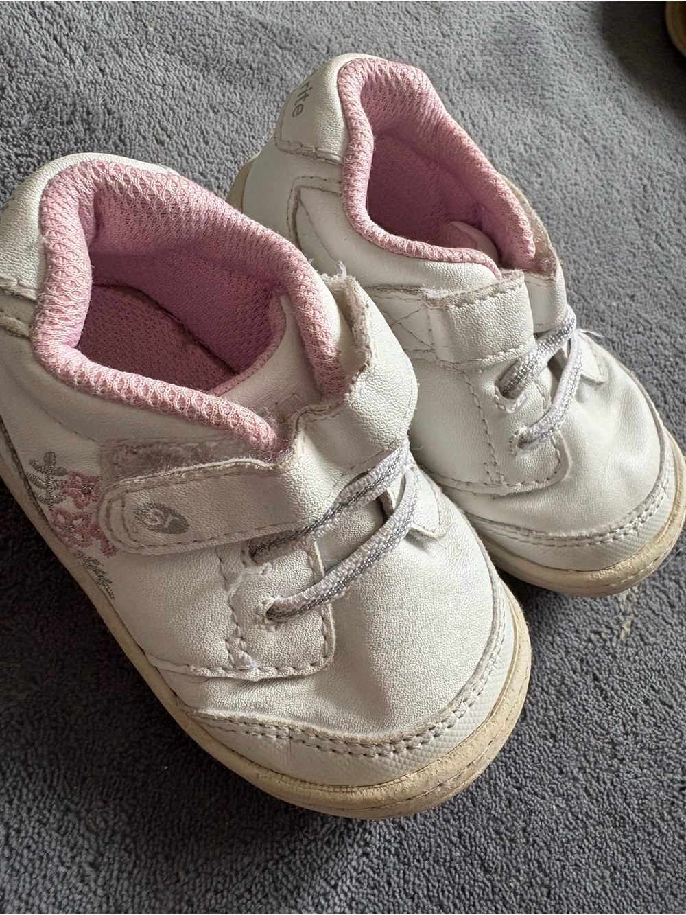Stride Rite White & Pink Slip-On Sneakers size 4 baby